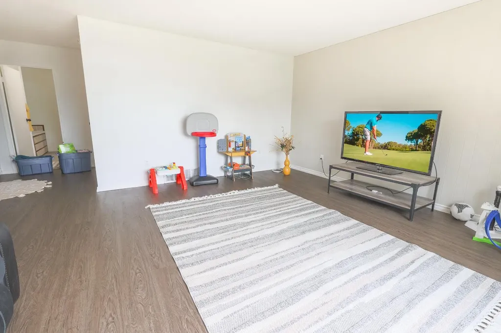 5116 51 Avenue Caroline AB T0M 0M0