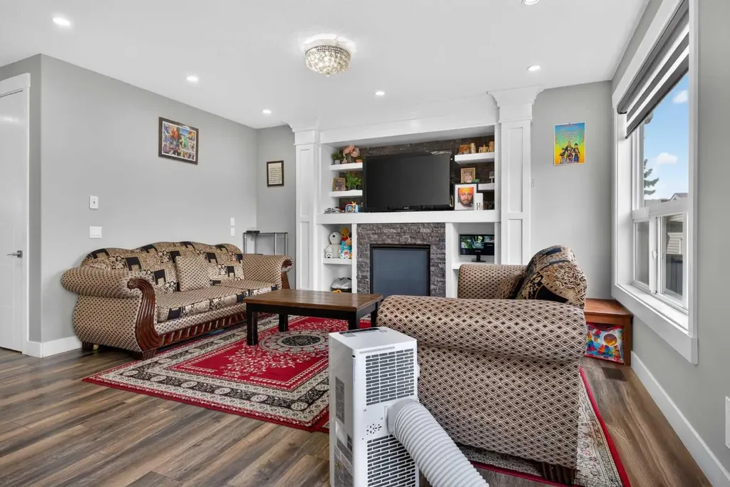 120 Castlegrove Road NE Calgary AB T3J 1T5