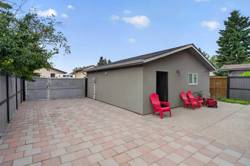 120 Castlegrove Road NE Calgary AB T3J 1T5