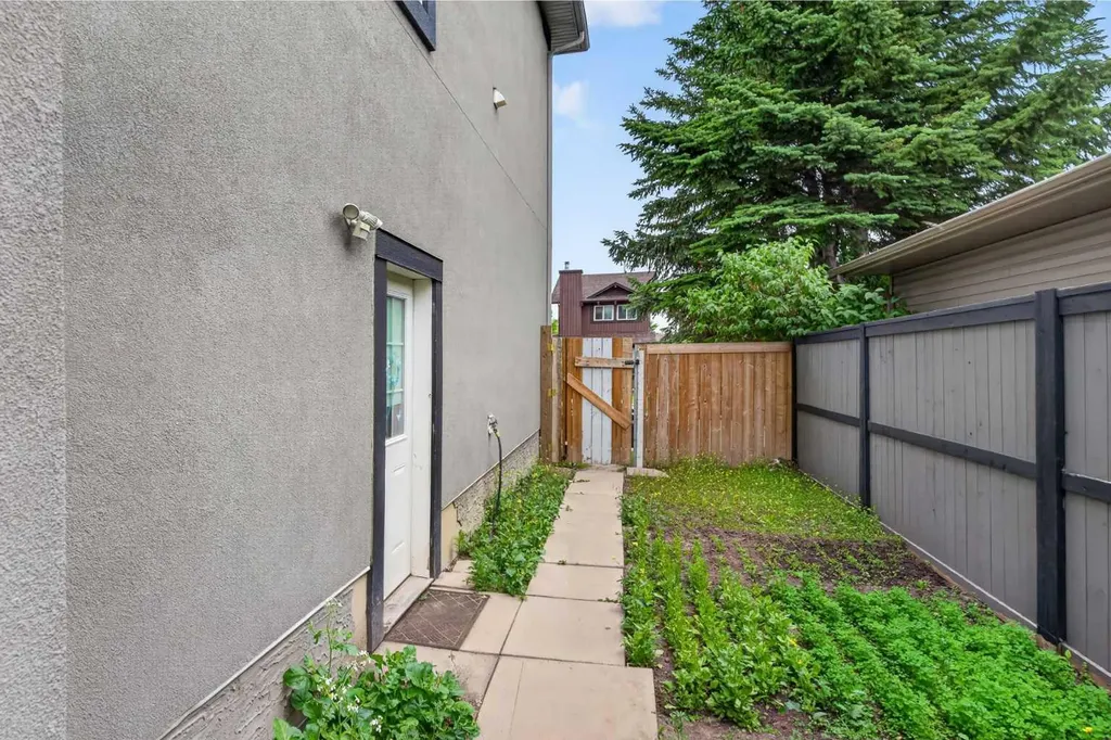 120 Castlegrove Road NE Calgary AB T3J 1T5