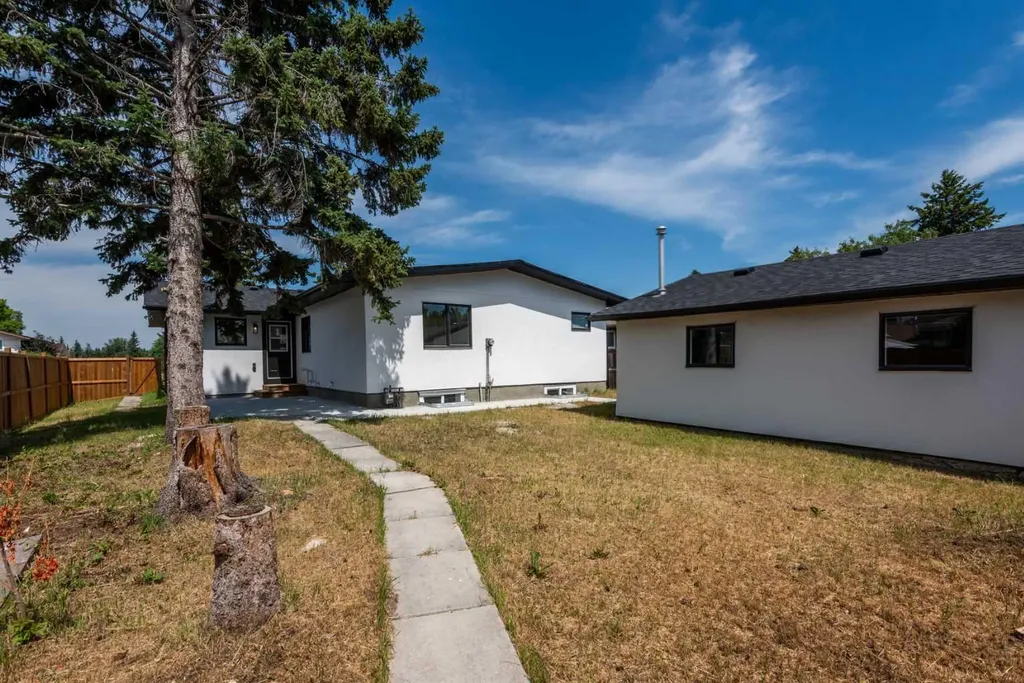 1731 111 Avenue SW Calgary AB T2W 1R6
