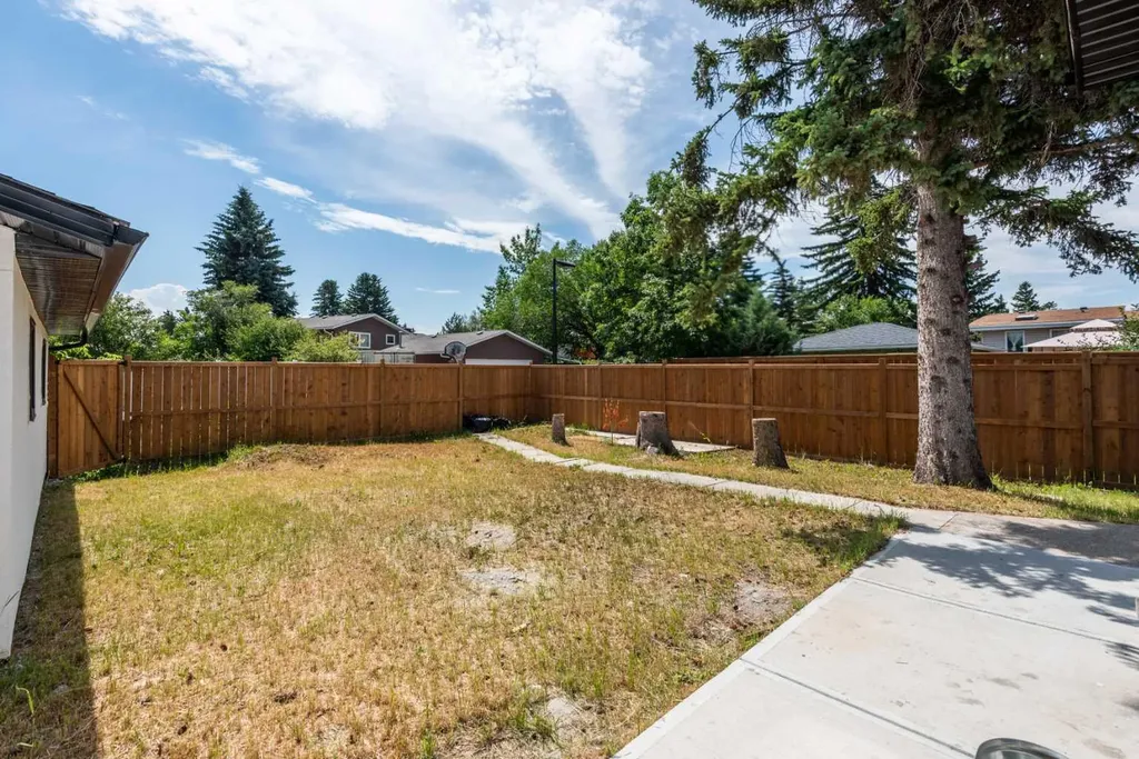 1731 111 Avenue SW Calgary AB T2W 1R6