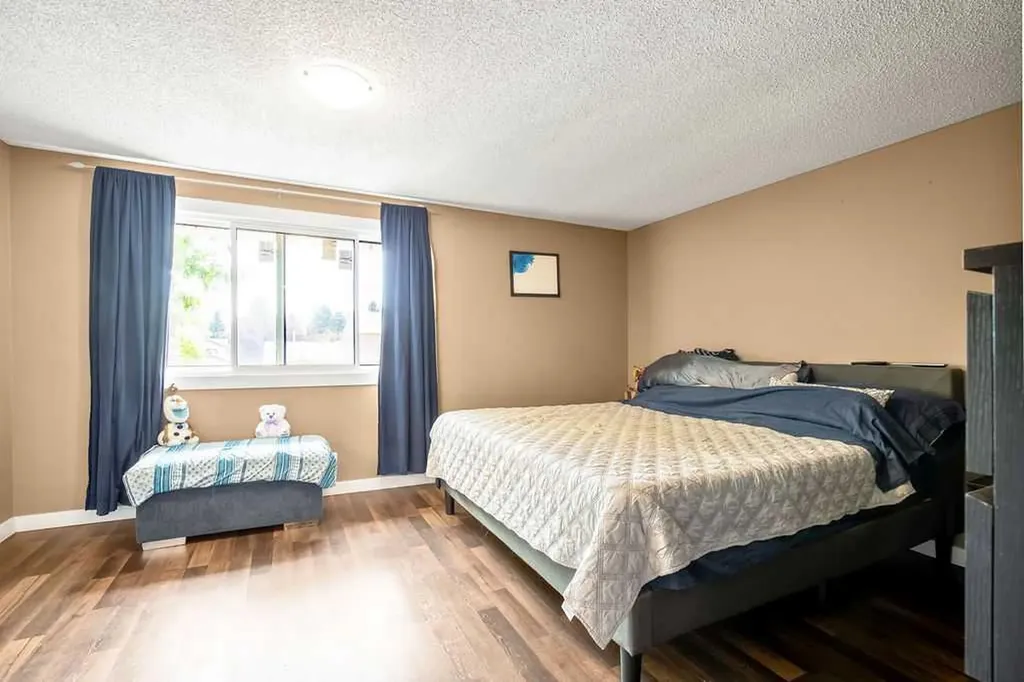 20 Falbury Crescent NE Calgary AB T3J 1L7