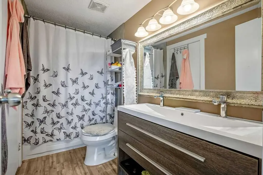 20 Falbury Crescent NE Calgary AB T3J 1L7