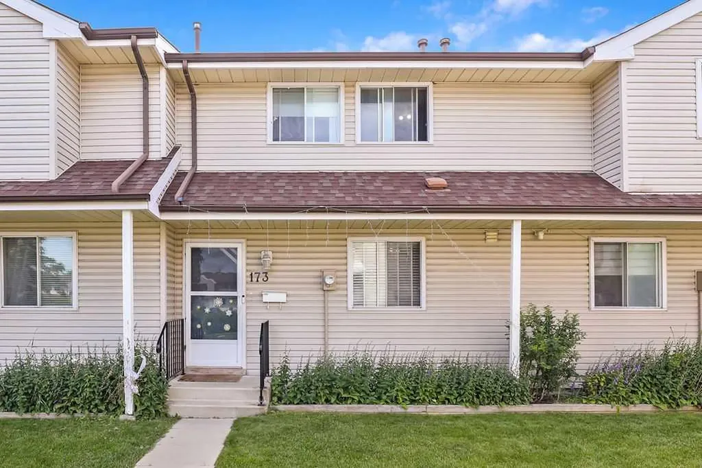 20 Falbury Crescent NE Calgary AB T3J 1L7