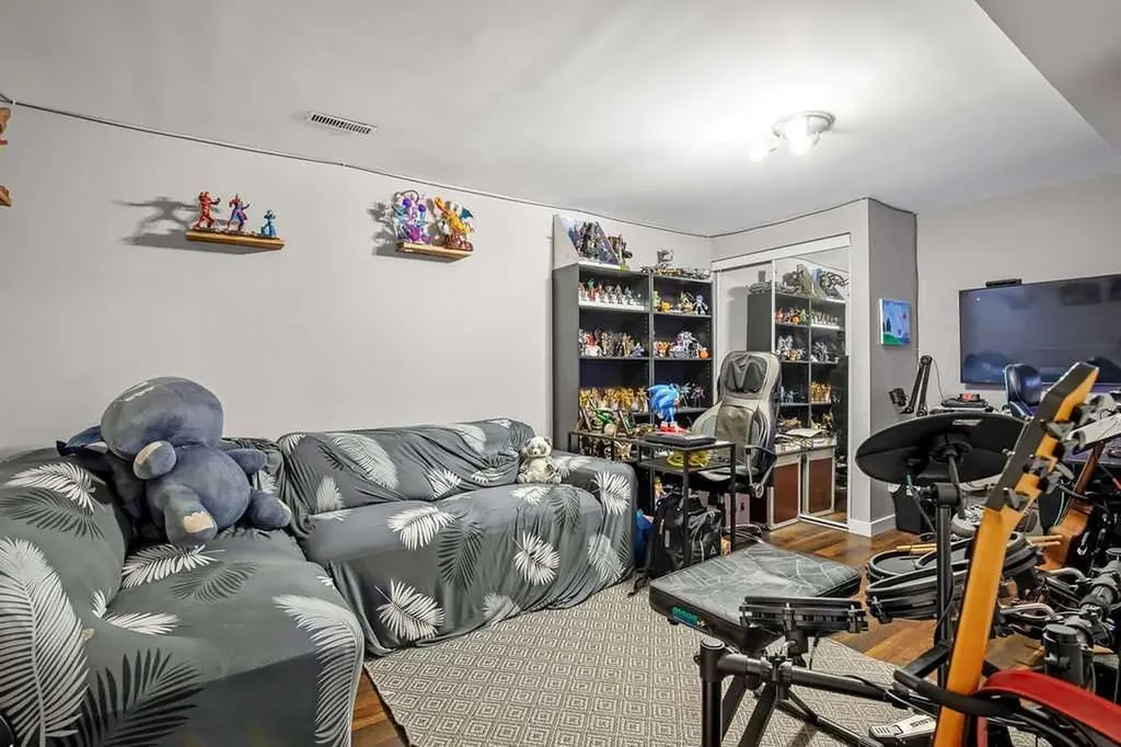 20 Falbury Crescent NE Calgary AB T3J 1L7