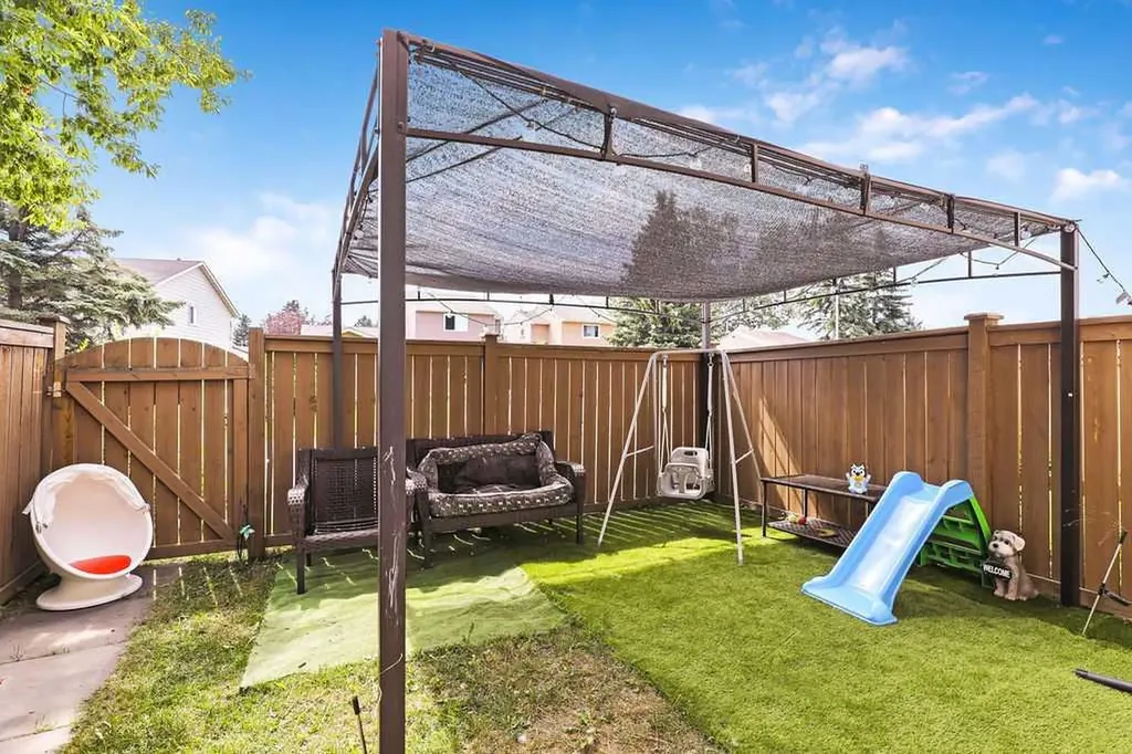 20 Falbury Crescent NE Calgary AB T3J 1L7