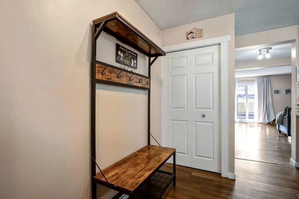 20 Falbury Crescent NE Calgary AB T3J 1L7