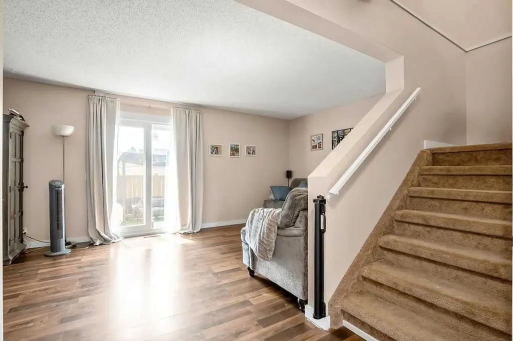20 Falbury Crescent NE Calgary AB T3J 1L7