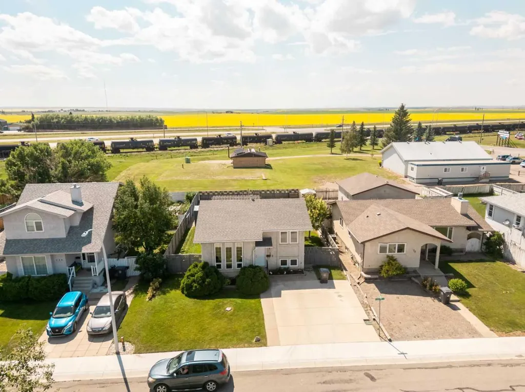122 Spruce Drive Coalhurst AB t0l 0v0