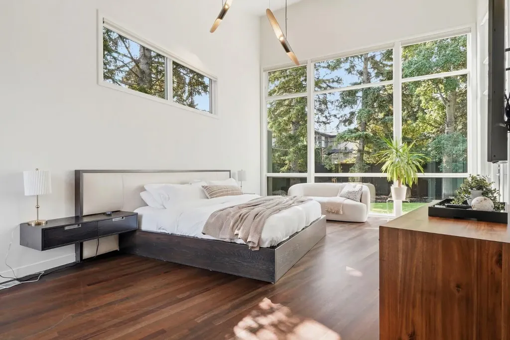 1021 Bel-aire Drive SW Calgary AB T2V 2C1