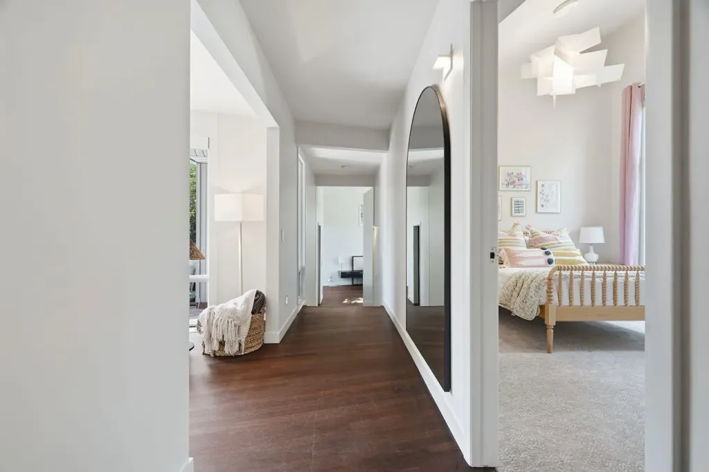 1021 Bel-aire Drive SW Calgary AB T2V 2C1