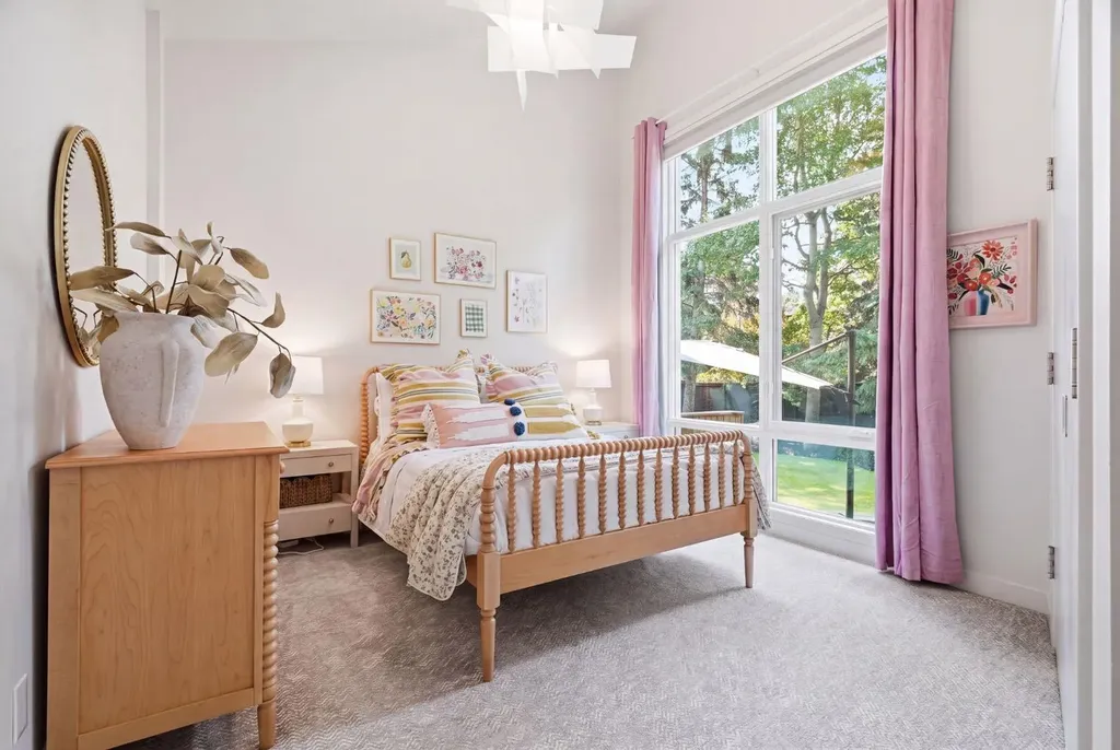 1021 Bel-aire Drive SW Calgary AB T2V 2C1
