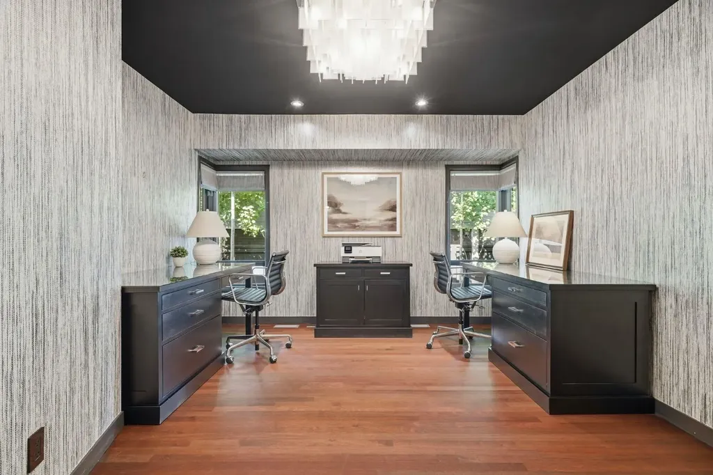 1021 Bel-aire Drive SW Calgary AB T2V 2C1