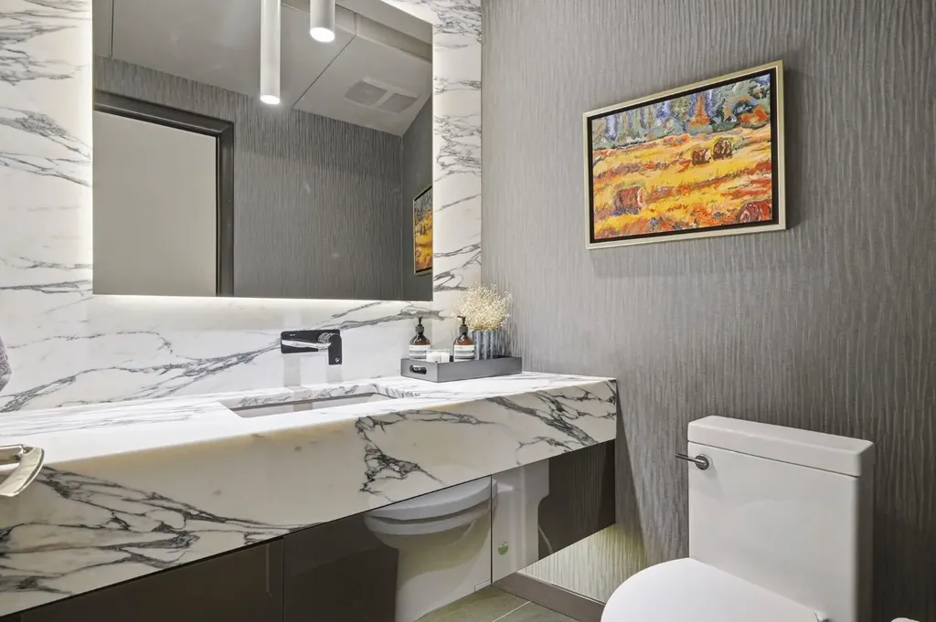1021 Bel-aire Drive SW Calgary AB T2V 2C1