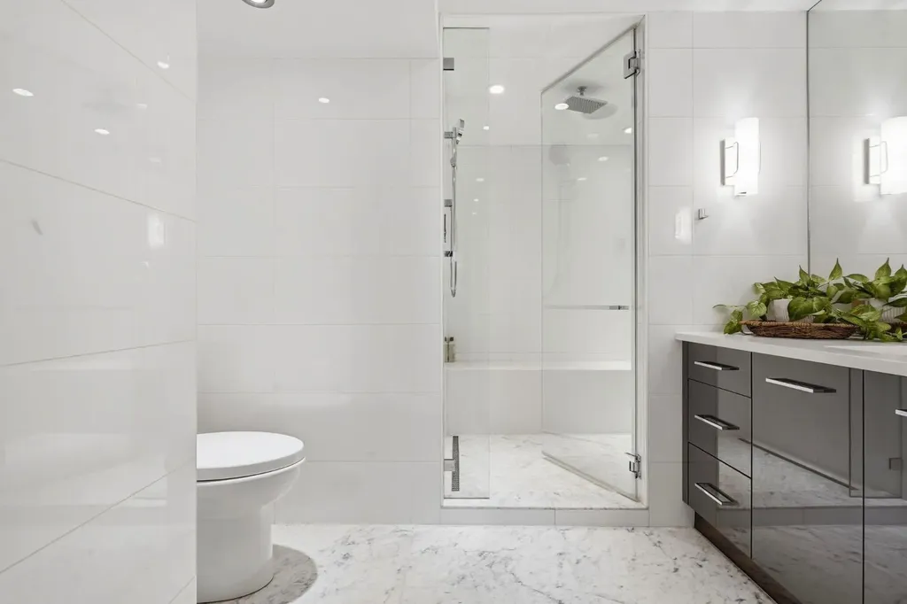 1021 Bel-aire Drive SW Calgary AB T2V 2C1