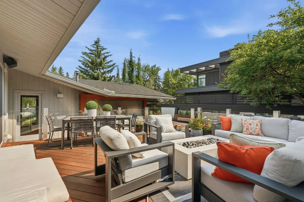 1021 Bel-aire Drive SW Calgary AB T2V 2C1