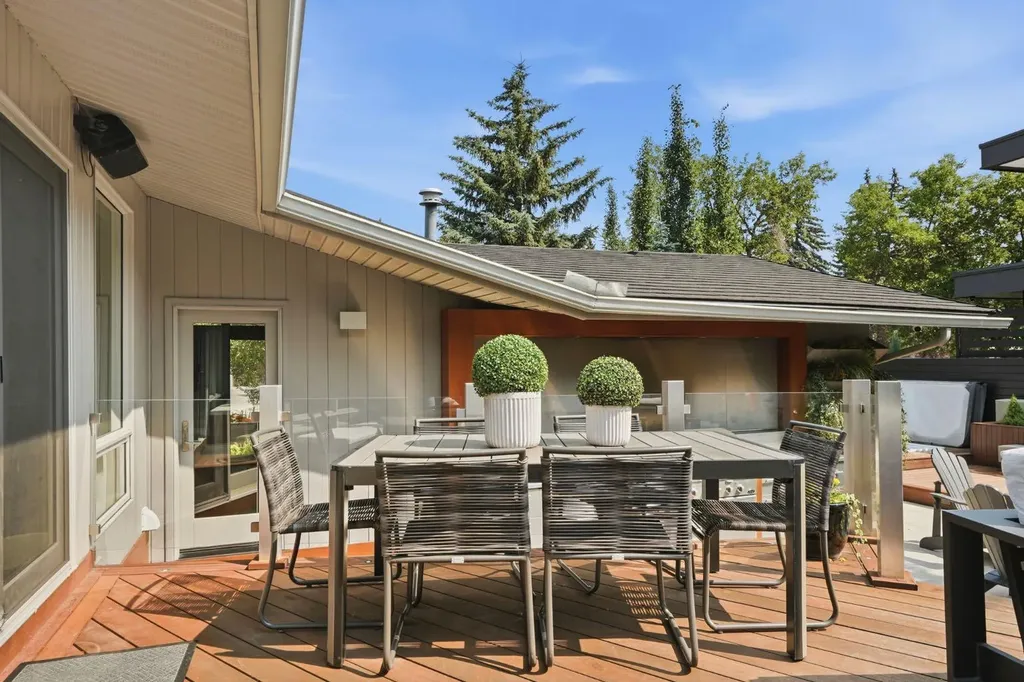 1021 Bel-aire Drive SW Calgary AB T2V 2C1