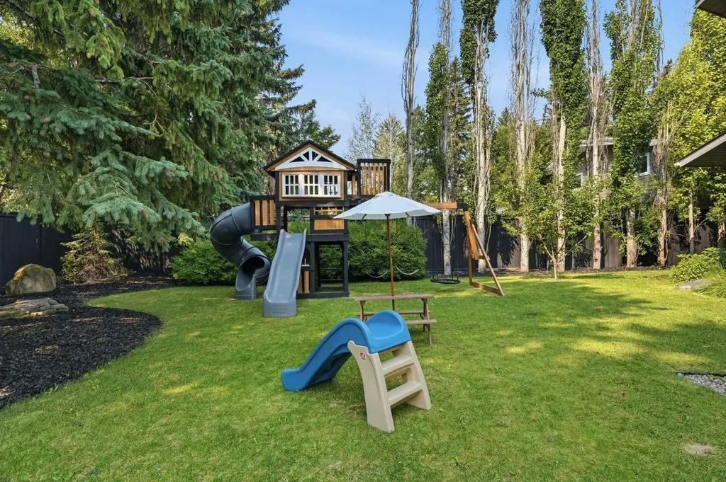 1021 Bel-aire Drive SW Calgary AB T2V 2C1