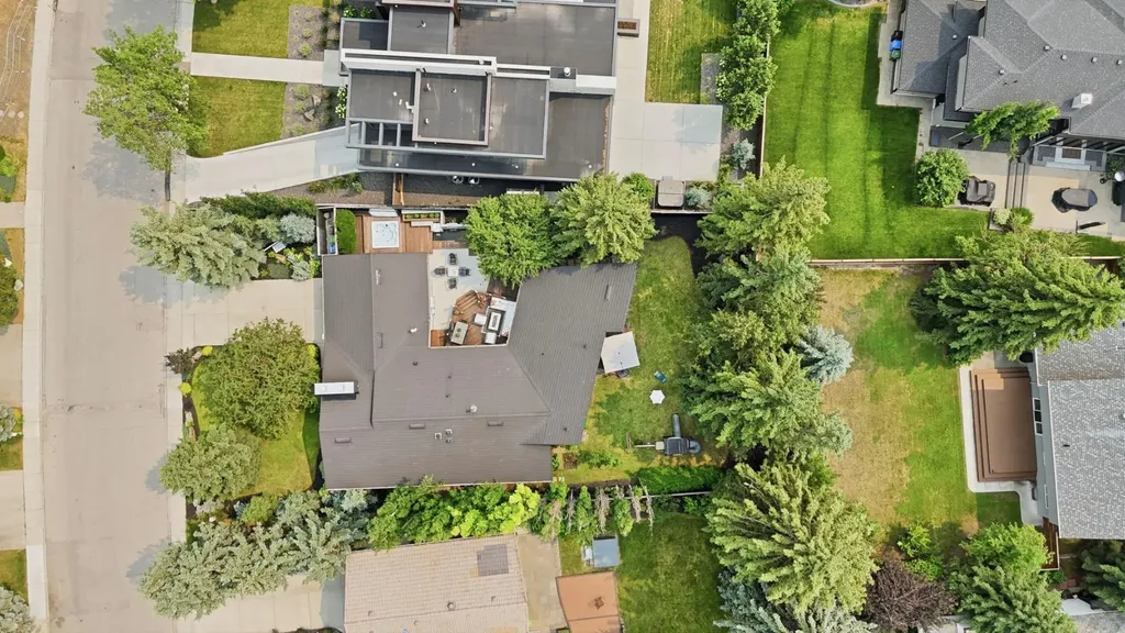 1021 Bel-aire Drive SW Calgary AB T2V 2C1