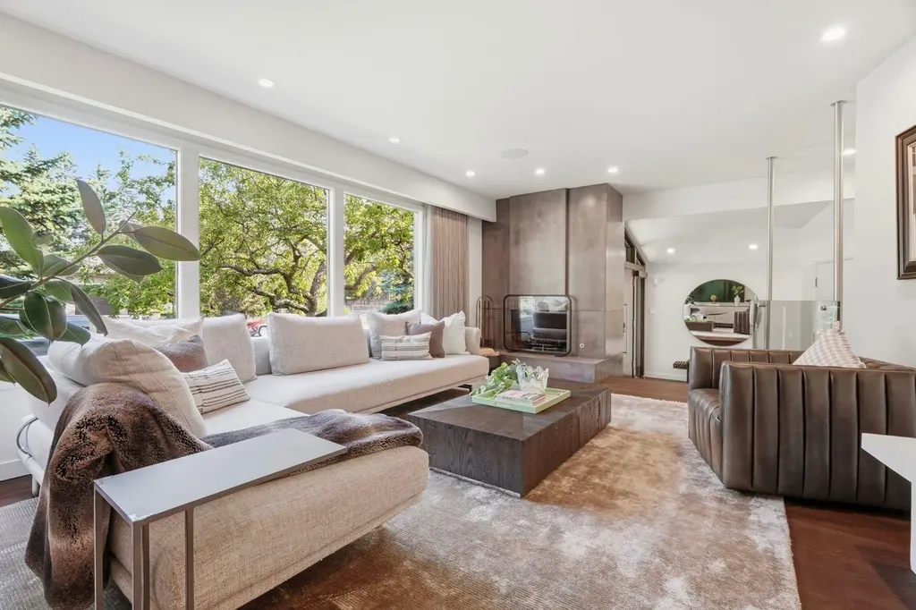 1021 Bel-aire Drive SW Calgary AB T2V 2C1