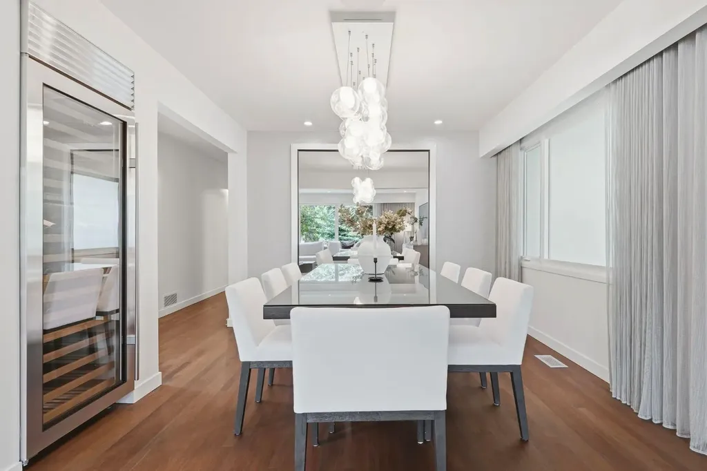 1021 Bel-aire Drive SW Calgary AB T2V 2C1