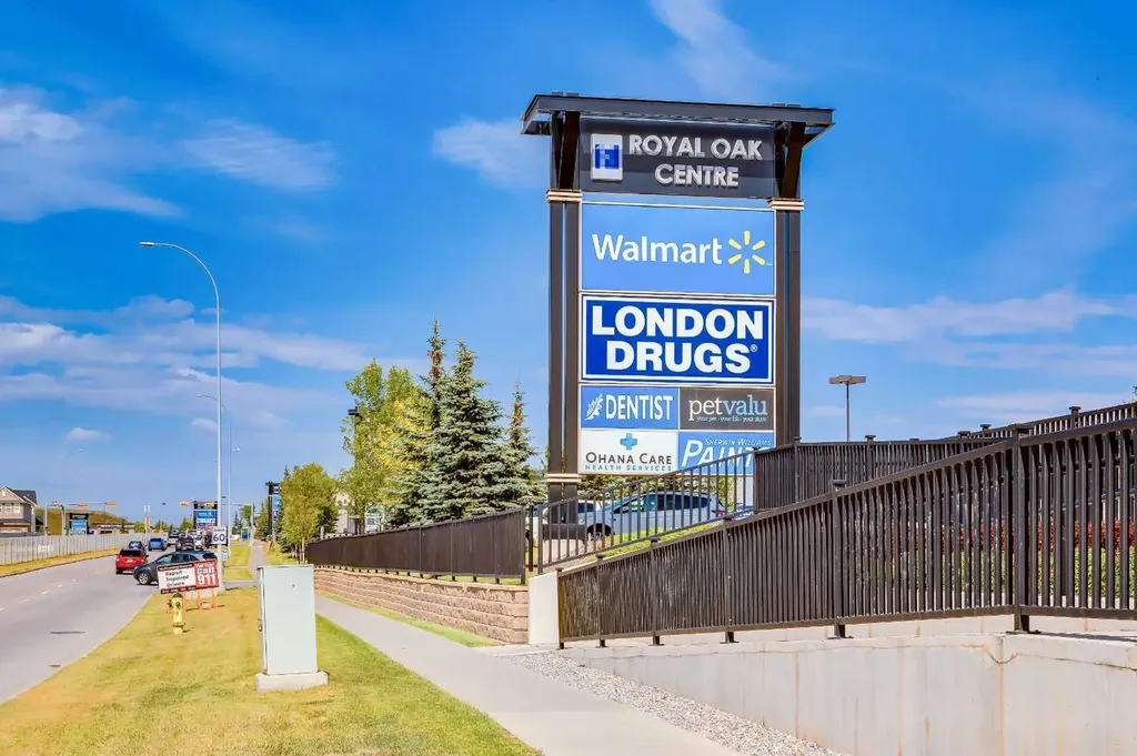 87 Royal Elm Way NW Calgary AB T3G 5M3
