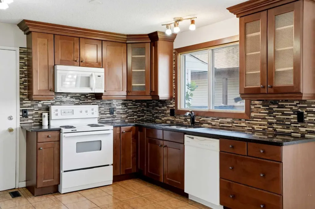 172 Templemont Drive NE Calgary AB T1Y 4Z9