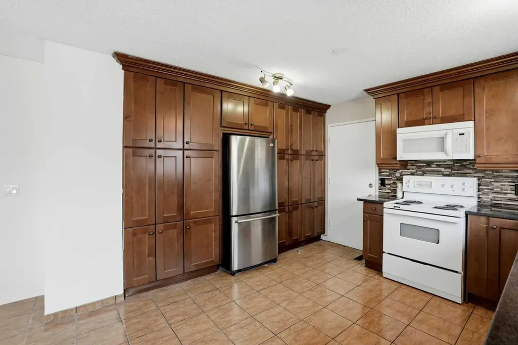 172 Templemont Drive NE Calgary AB T1Y 4Z9