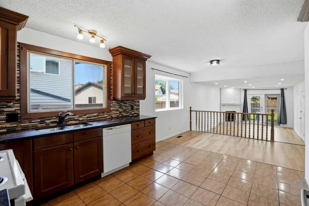 172 Templemont Drive NE Calgary AB T1Y 4Z9