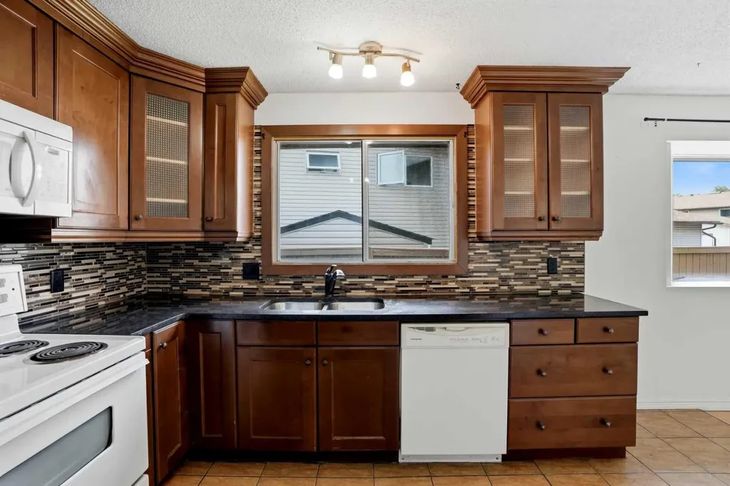 172 Templemont Drive NE Calgary AB T1Y 4Z9