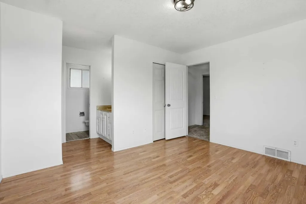 172 Templemont Drive NE Calgary AB T1Y 4Z9