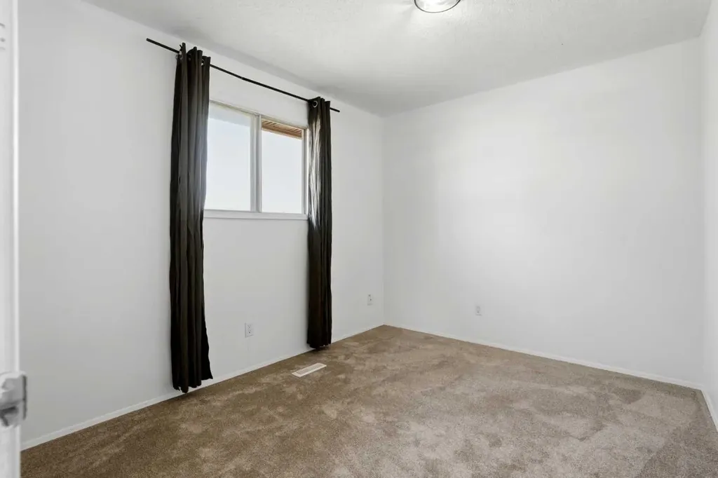 172 Templemont Drive NE Calgary AB T1Y 4Z9