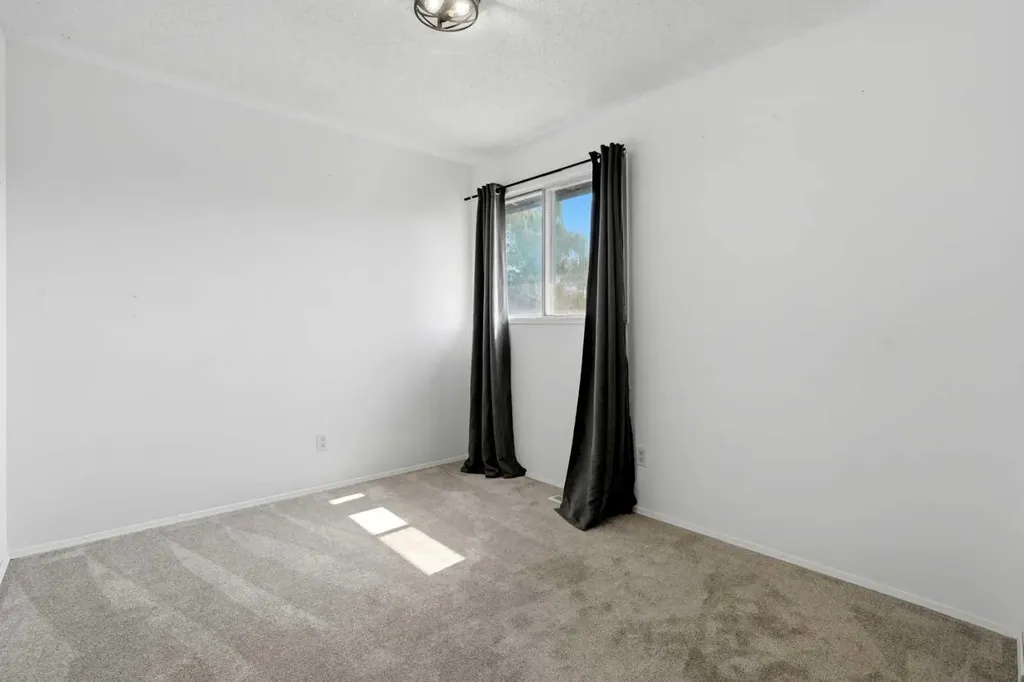 172 Templemont Drive NE Calgary AB T1Y 4Z9