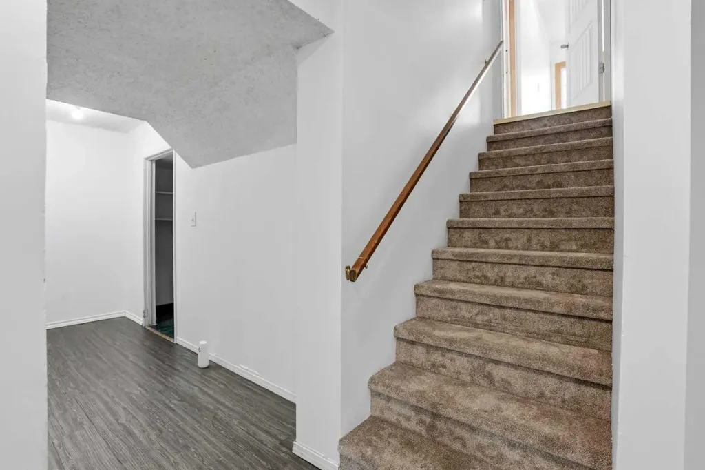 172 Templemont Drive NE Calgary AB T1Y 4Z9