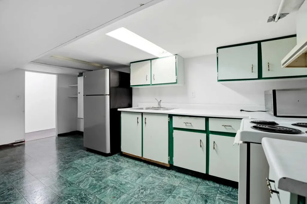 172 Templemont Drive NE Calgary AB T1Y 4Z9