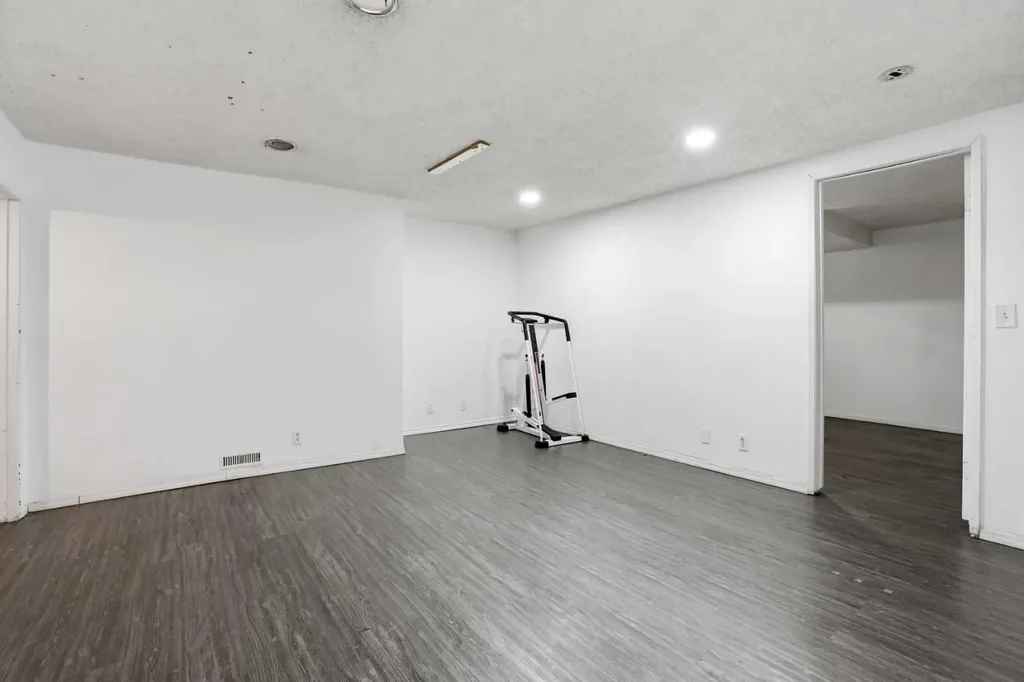 172 Templemont Drive NE Calgary AB T1Y 4Z9
