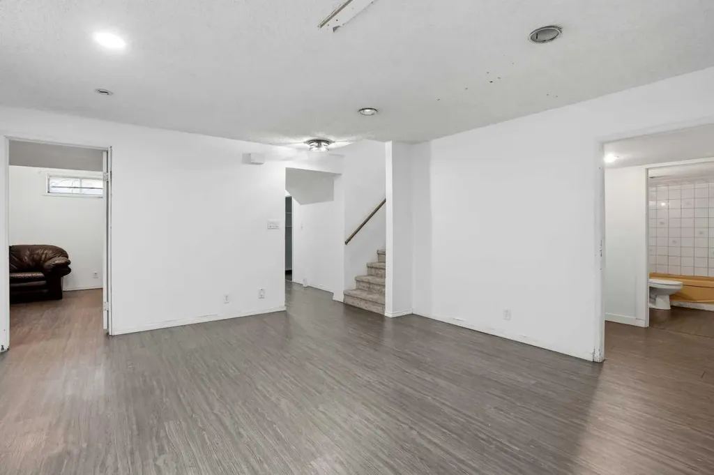 172 Templemont Drive NE Calgary AB T1Y 4Z9