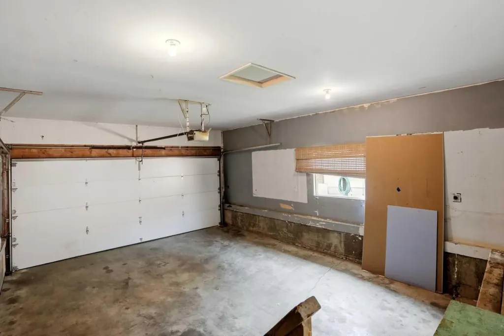 172 Templemont Drive NE Calgary AB T1Y 4Z9