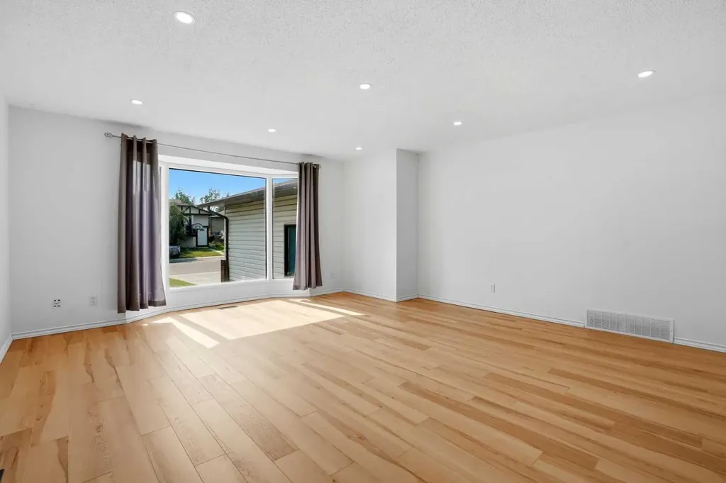 172 Templemont Drive NE Calgary AB T1Y 4Z9