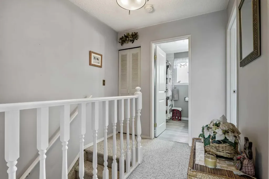 216 B Royal Diamond Valley AB T0L 2A0