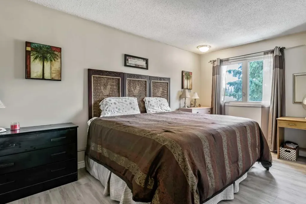 216 B Royal Diamond Valley AB T0L 2A0