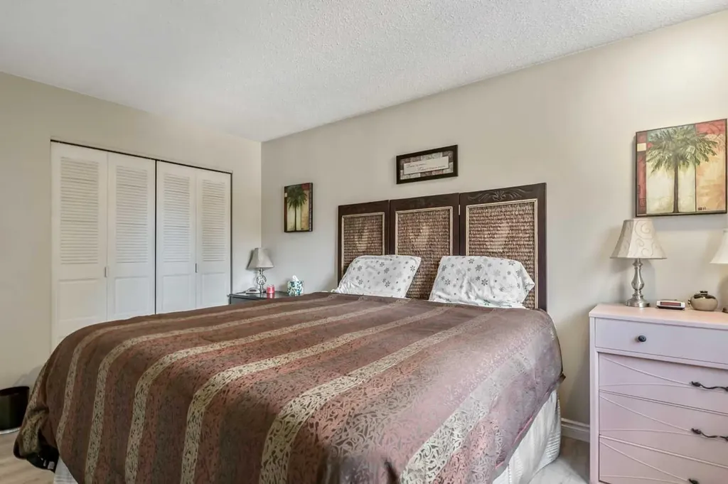 216 B Royal Diamond Valley AB T0L 2A0