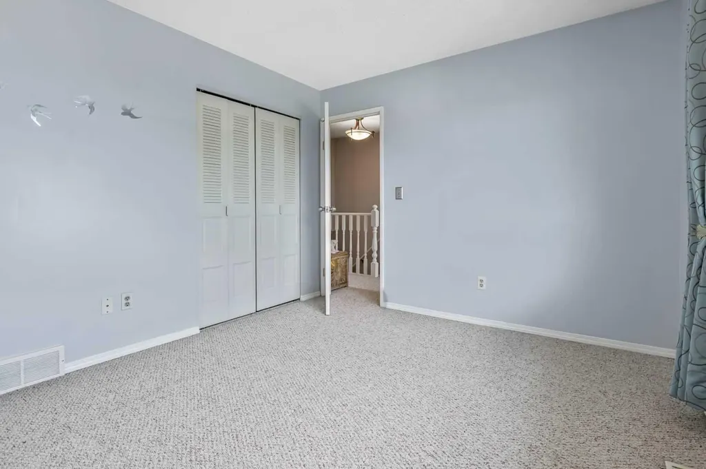 216 B Royal Diamond Valley AB T0L 2A0