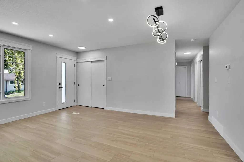 244 Huntridge Road NE Calgary AB T2K 4B6