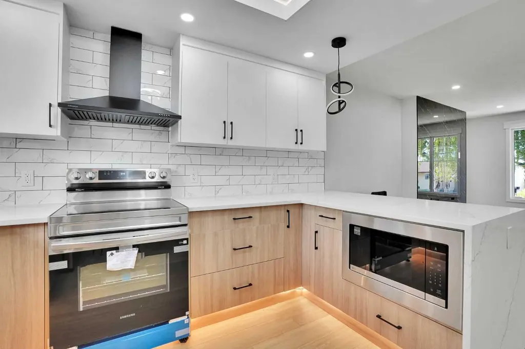 244 Huntridge Road NE Calgary AB T2K 4B6