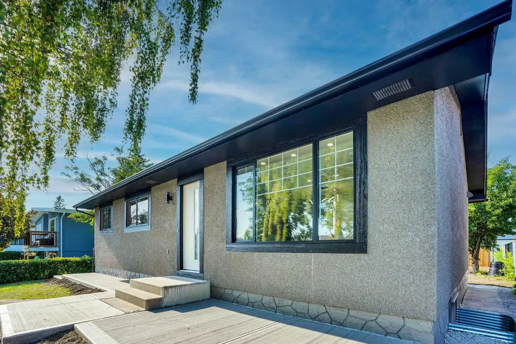 244 Huntridge Road NE Calgary AB T2K 4B6