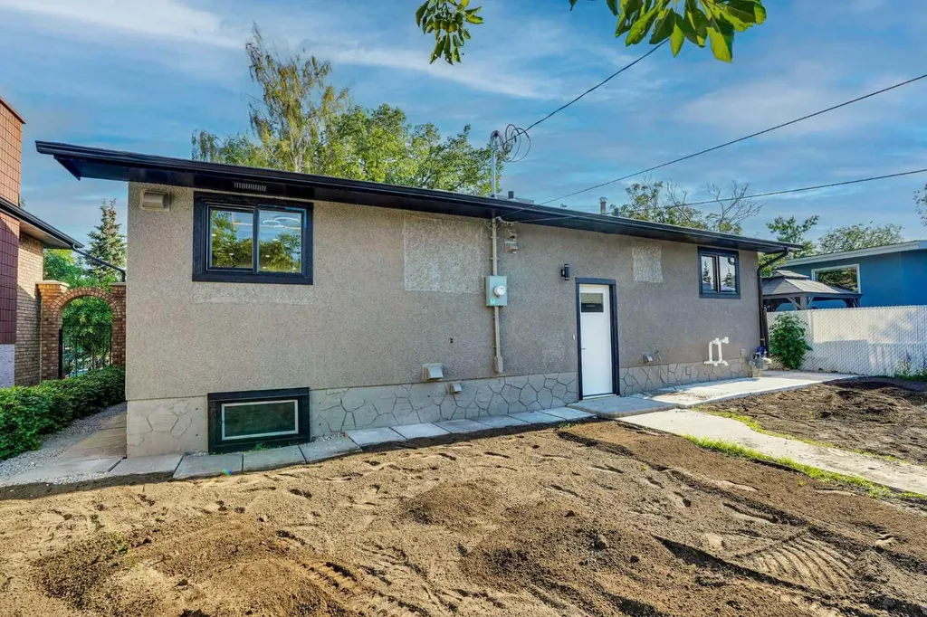 244 Huntridge Road NE Calgary AB T2K 4B6