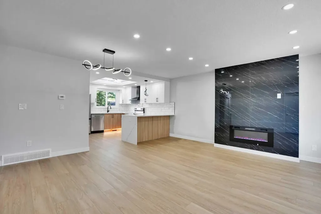 244 Huntridge Road NE Calgary AB T2K 4B6