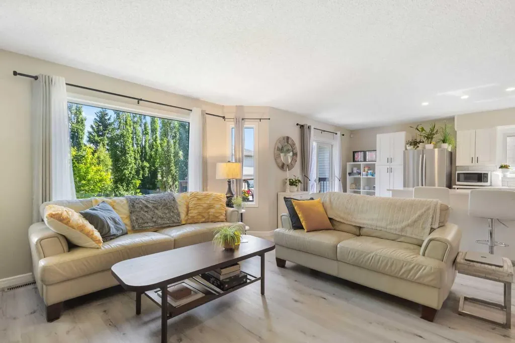 151 Citadel Close NW Calgary AB T3G 4A6